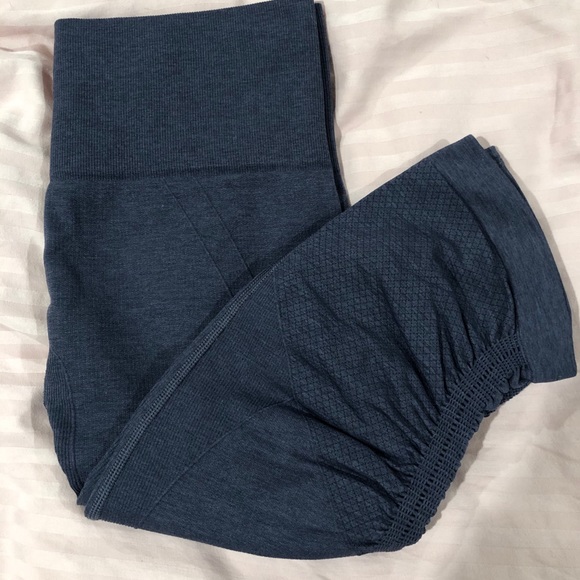 ✨Sold✨ Lululemon Leggings In The Flow Crop II - Picture 6 of 6